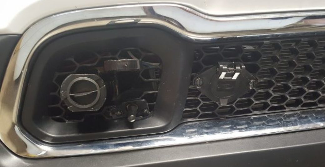 2017 Cherokee Front Connection