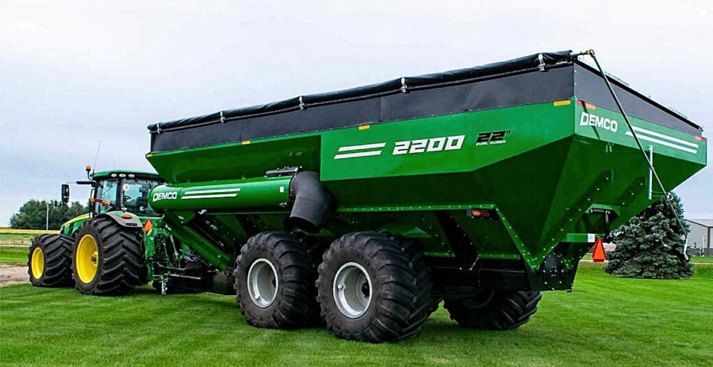 2200 Bushel Green Grain Cart